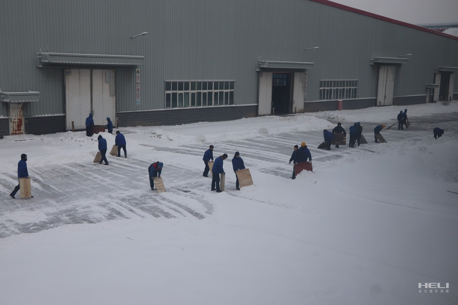 4-3 擔(dān)當作為，迅速投身戰(zhàn)寒斗雪.jpg